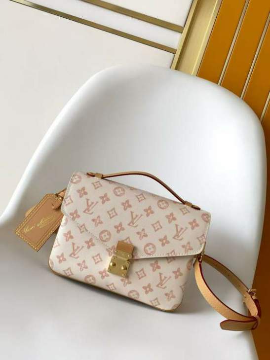 Picture of Louis Vuitton Handbags _SKUfw235415570fw